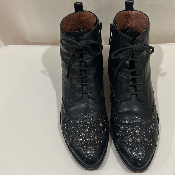 Donald J. Pliner Size 7.5 Black Boots - Picture 9 of 11